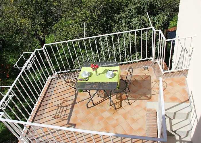 Flavia * سانتّانييلّو